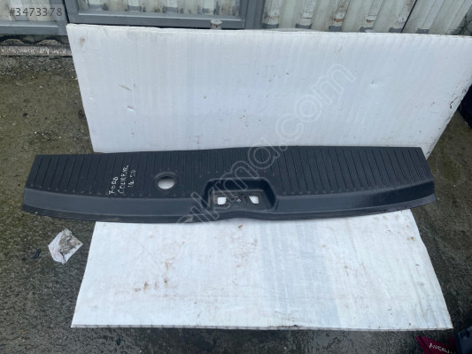 FORD COURİER ÇIKMA ARKA BAGAJ EŞİK KAPLAMASI ET76-R40352