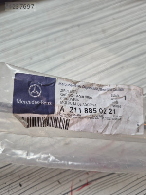 MERCEDES-BENZ E320/E350/E550 KROM ŞERİT YENİ  A 211 885 02 21