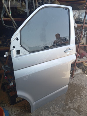 WW Transporter T7.Sol ön kapı dolu