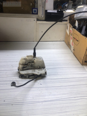 Renault kangoo sol kapı kilidi