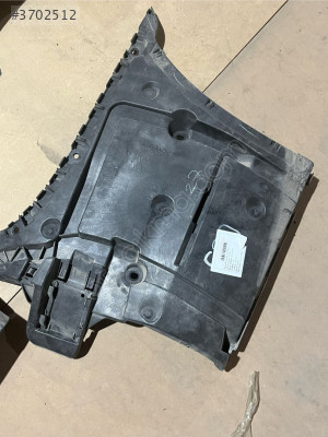 BMW 5 SERİSİ SAĞ ARKA TAMPON BRAKETİ