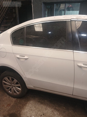 VW PASSAT B7 KASA SAĞ ARKA KAPI ÇIKMA