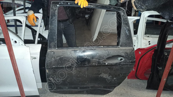 MERCEDES B SERİSİ W245 SOL ARKA KAPI
