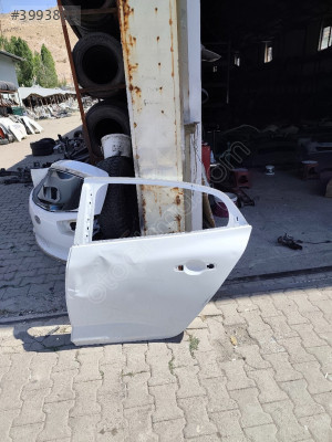 Renault Megane 4 sol arka kapı 2015 2023