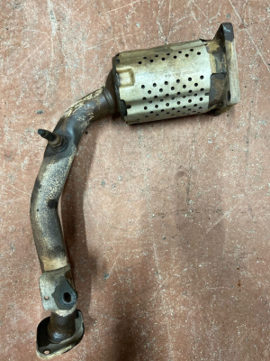 peugeot 207   -  1.4 OTOMATİK BENZİNLİ  KATALİZÖR
