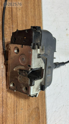 1999-2002 RENAULT LAGUNA 1 SOL ARKA KAPI KİLİDİ ORJ ÇIKMA