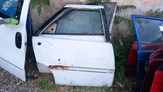 Fiat Tempra sağ arka kapı