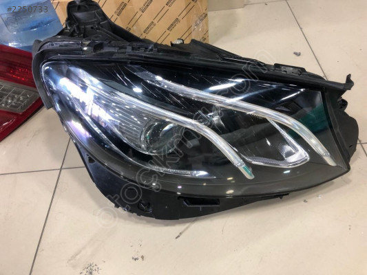MERCEDES E SERİ W213 SAĞ FAR LEDLİ 2139066601