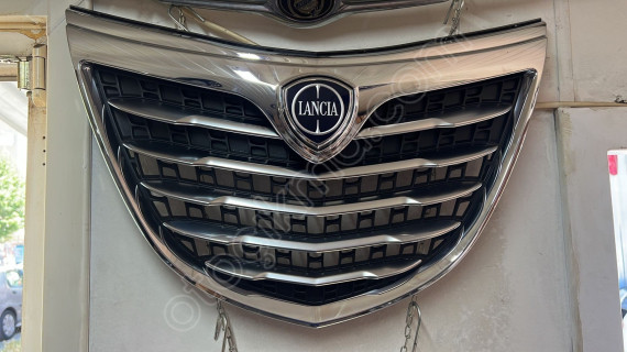 Lancia Ypsilon sıfır Orjinal ön panjur
