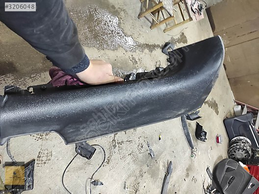 68211-4EH0A GÖĞÜSLÜK YOLCU TARAFI KAPAK NİSSAN QASHQAI