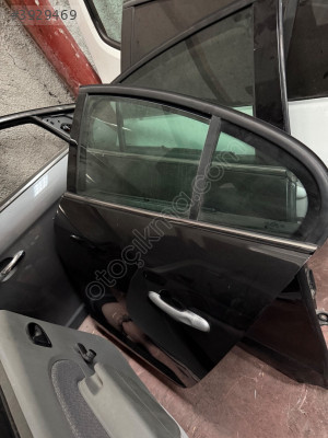 Renault Fluance sol arka kapı çıkma orijinal