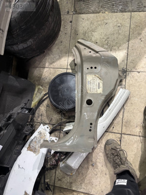 61131 - 05040 Toyota avensis sağ ön kapı direği