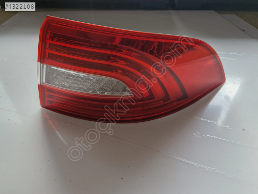 SKODA SUPERB LEDLİ SAĞ ARKA STOP LAMBASI 2013-2015 SOKET TERS