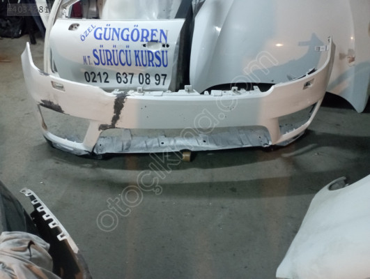 2018 model range rover ön tampon beyaz çıkma