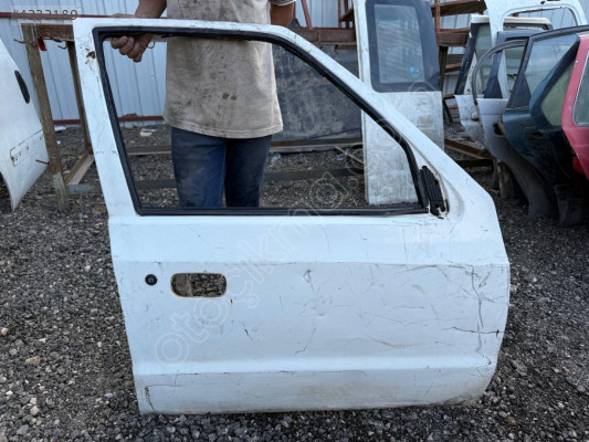 SKODA FELİCİA SAĞ ÖN KAPI 3.ÜRÜN ORJİNAL ÇIKMA