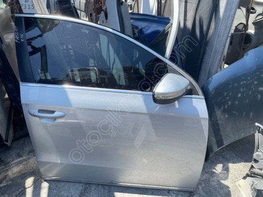 VOLKSWAGEN PASSAT SAĞ ÖN KAPI