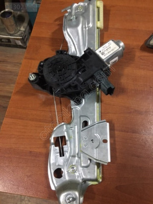 MEGANE 4 SAĞ ARKA CAM MOTORU ORJİNAL ÇIKMA