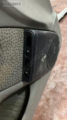 Renault Clio 2 sol ön camı düğmesi