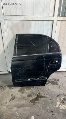 Toyota Corolla 92 sonrası sol arka kapı orjinal dolu