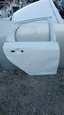 2015-18 FORD FOCUS 3 SAĞ ARKA KAPI ÇIKMA ORJİNAL