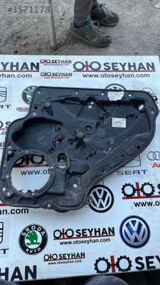 5K4839730J golf 6 sağ arka kapı panosu