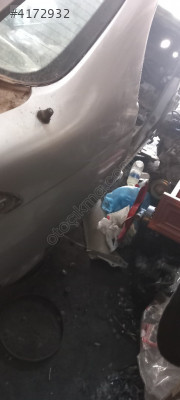 Toyota carina sağ arka çamurluk