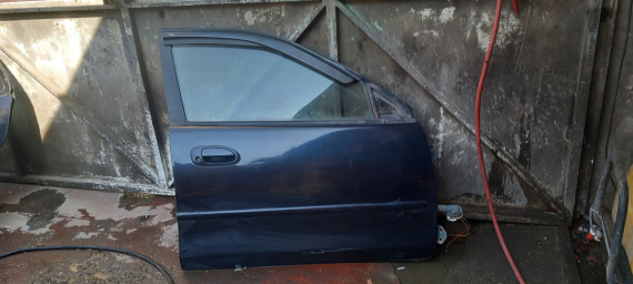 Mazda familia sağ ön kapı