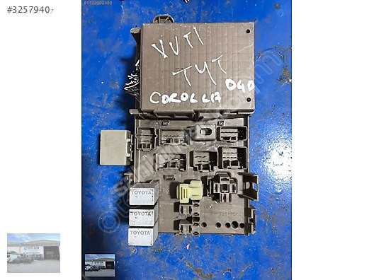 OTO CEMDEN ÇIKMA TOYOTA COROLLA 1.6 VVT İ SİGORTA KUTUSU