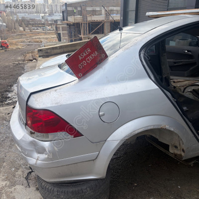 Astra haş sedan sağ arka çamurluk