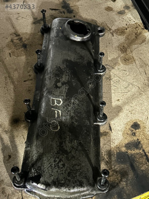 06B103475AA GOLF BORA LEON 1.6 BFQ KÜLBÜTÖR KAPAK