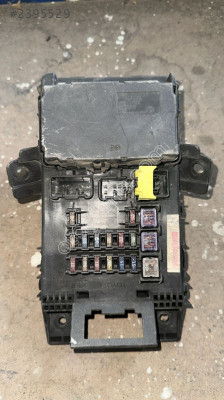 82641-05011 TOYOTA AVENSİS ARAÇ İÇİ SİGORTA KUTUSU MG OTO