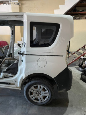 FİAT DOBLO D4 SOL ARKA ÇAMURLUK ORJİNAL ÇIKMA