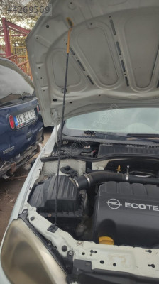 OPEL CORSA C KAPUT DEMİRİ