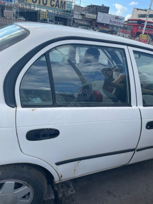 TOYOTA COROLLA 1.6 SAĞ ARKA KAPI KONUK OTO 05323167897