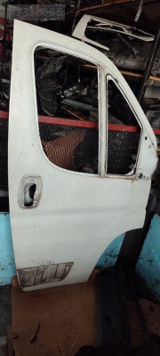 fiat ducato çıkma sağ ön kapı boş
