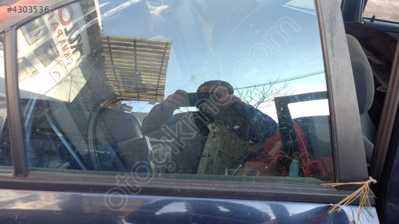 mitsubishi sağ arka kapı camı