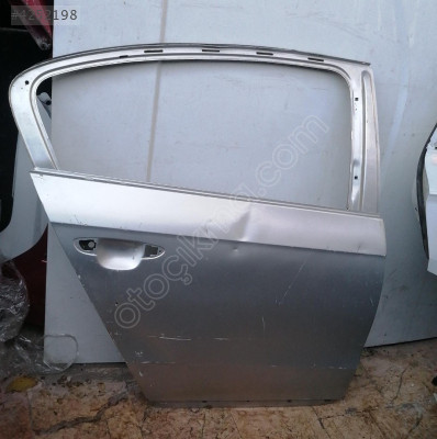 Volkswagen Passat B7/B8 2005-2014 sağ arkakapı  Oto Çıkma