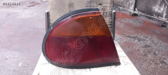 Mazda 323 familia sol arka stop