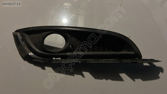 Opel insignia sağ sis çerçevesi 22787050