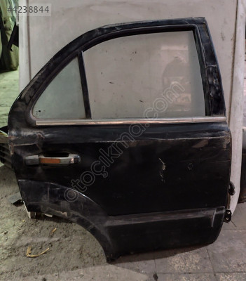 KİA SORENTO SAĞ ARKA KAPI DOLU ORİJİNAL ÇIKMA PARÇA