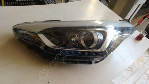 HYUNDAİ İ20 ÇIKMA SOL ÖN FAR ORJİNAL LED 2015-2018