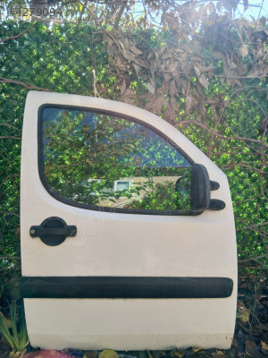 Fiat doblo sağ ön kapı