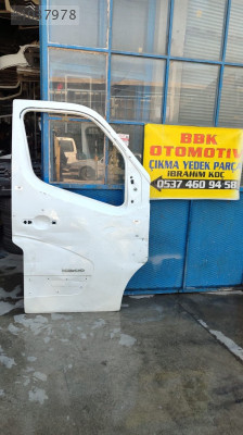 renault master 3 çıkma sağ ön kapı boş az hasarlı