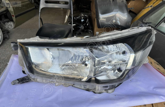 TOYOTA HİLUX SOL FAR ORJİNAL EYÜPCAN OTO'DA