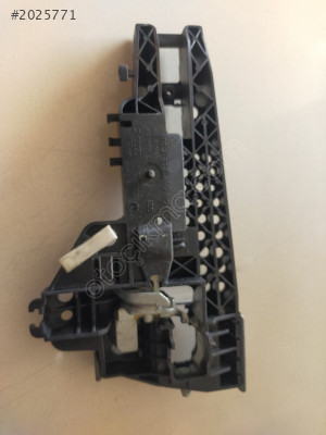 AUDİ A4 KAPI KOLU İÇ BRAKETİ 8T0837885A 8T0837886A