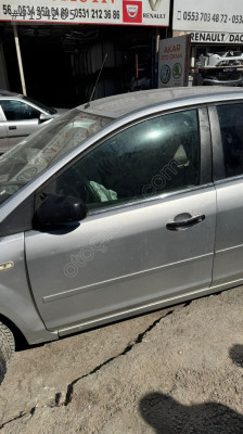 Ford focus 2 çıkma orjinal hatasız sol ön kapı