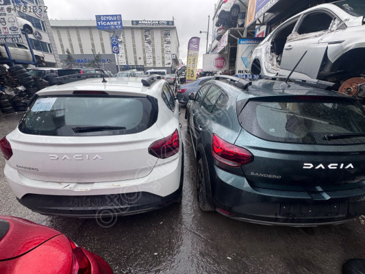 Dacia Sandero Stepway 3 Çıkma Sol Aks Taşıyıcı