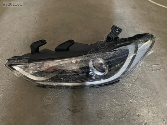 2017 Hyundai Elantra Sol Ön Far