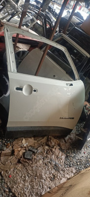 Jeep renegade sağ ön kapı hatasız Beyaz renk