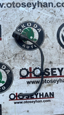 3D0973703 Volkswagen Golf 6 yağ seviye sensörü soketi